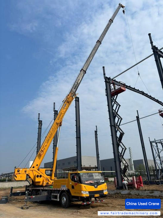 Buy XCMG QY25KC Used Crane / 1